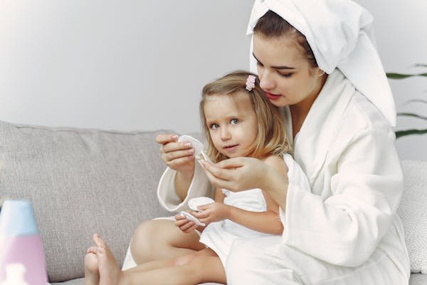Soins hydratants enfants : douceur et protection pour leur peau